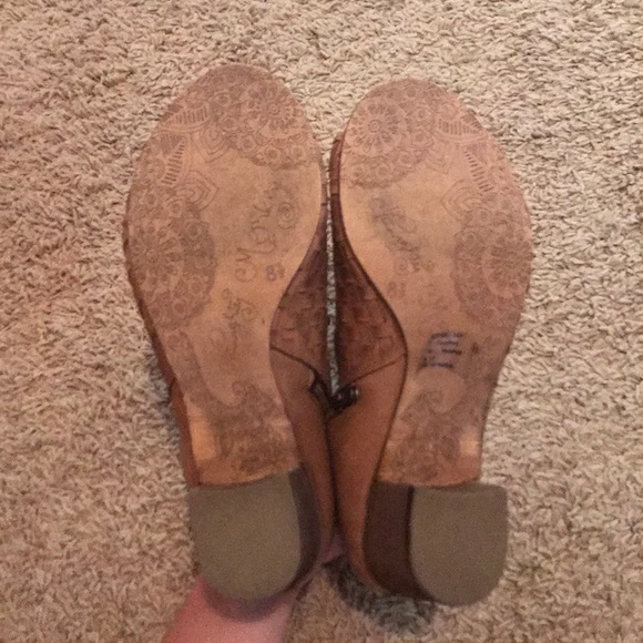 Naughty Monkey booties - Picture 4 of 4